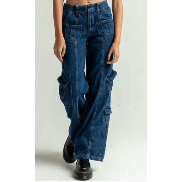 NWT Urban Outfitters BDG Y2K Cargo Low rise Utility Relaxed Fit Jeans, Size 25 - Picture 1 of 11